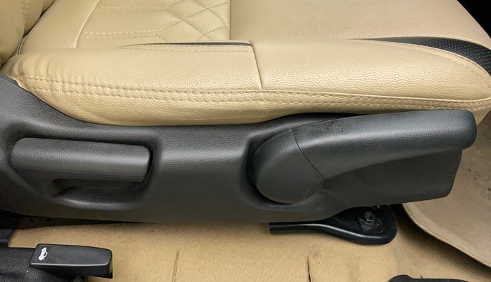 2017 Honda City 1.5L I-VTEC V MT, Petrol, Manual, 77,395 km, Driver Side Adjustment Panel