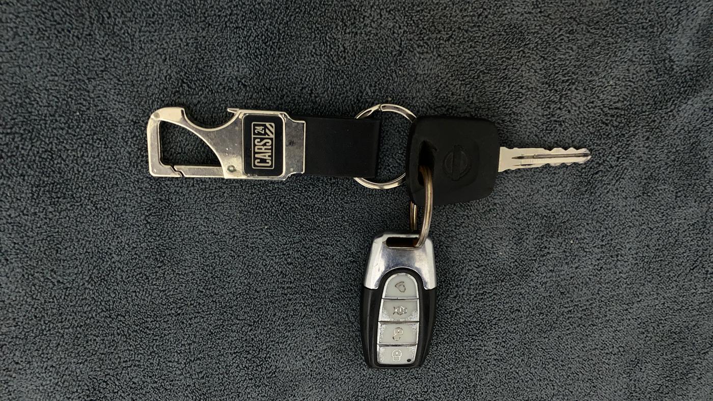 2021 Nissan MAGNITE XE, Petrol, Manual, 28,551 km, Key Close Up