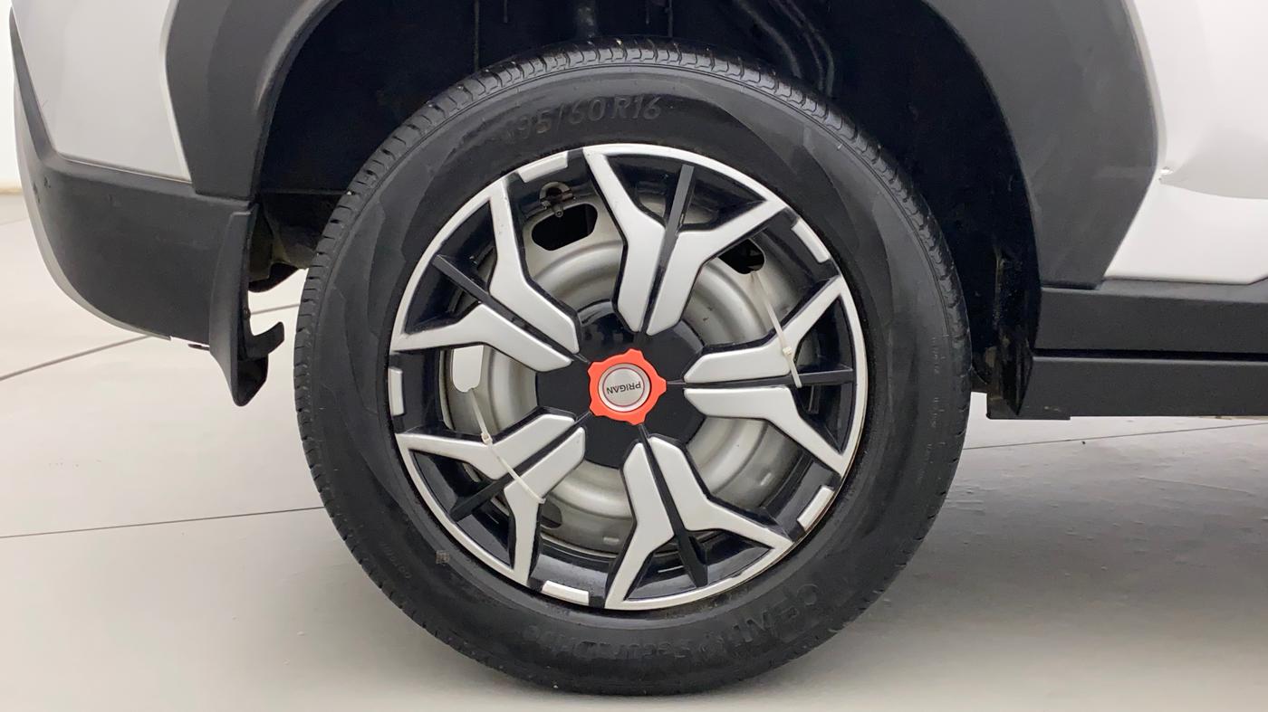 2021 Nissan MAGNITE XE, Petrol, Manual, 28,551 km, Right Rear Wheel
