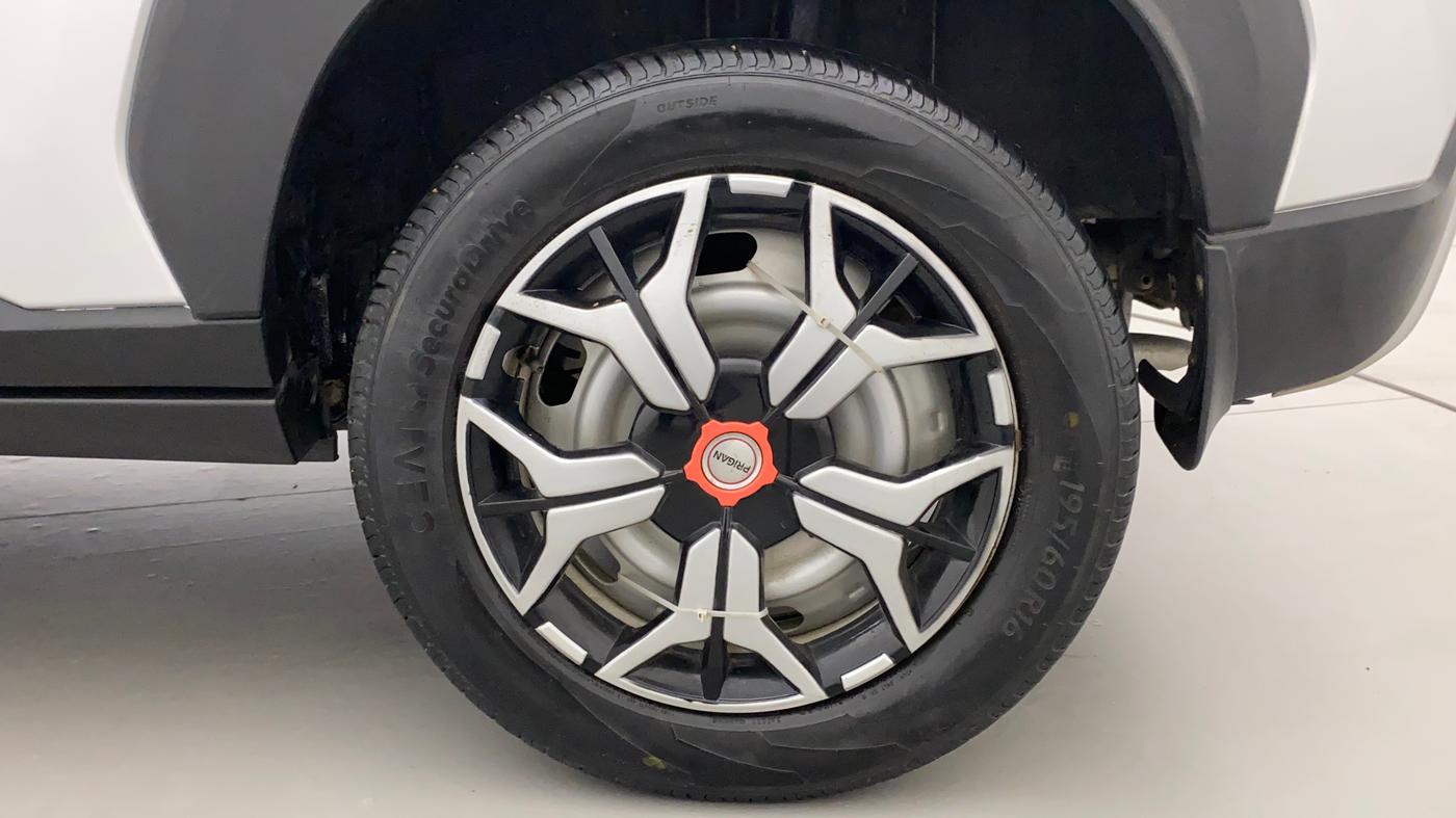 2021 Nissan MAGNITE XE, Petrol, Manual, 28,551 km, Left Rear Wheel