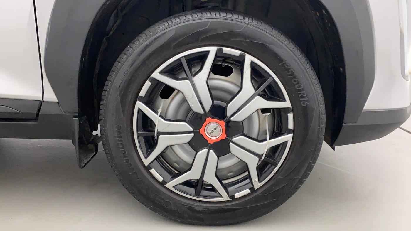 2021 Nissan MAGNITE XE, Petrol, Manual, 28,551 km, Right Front Wheel