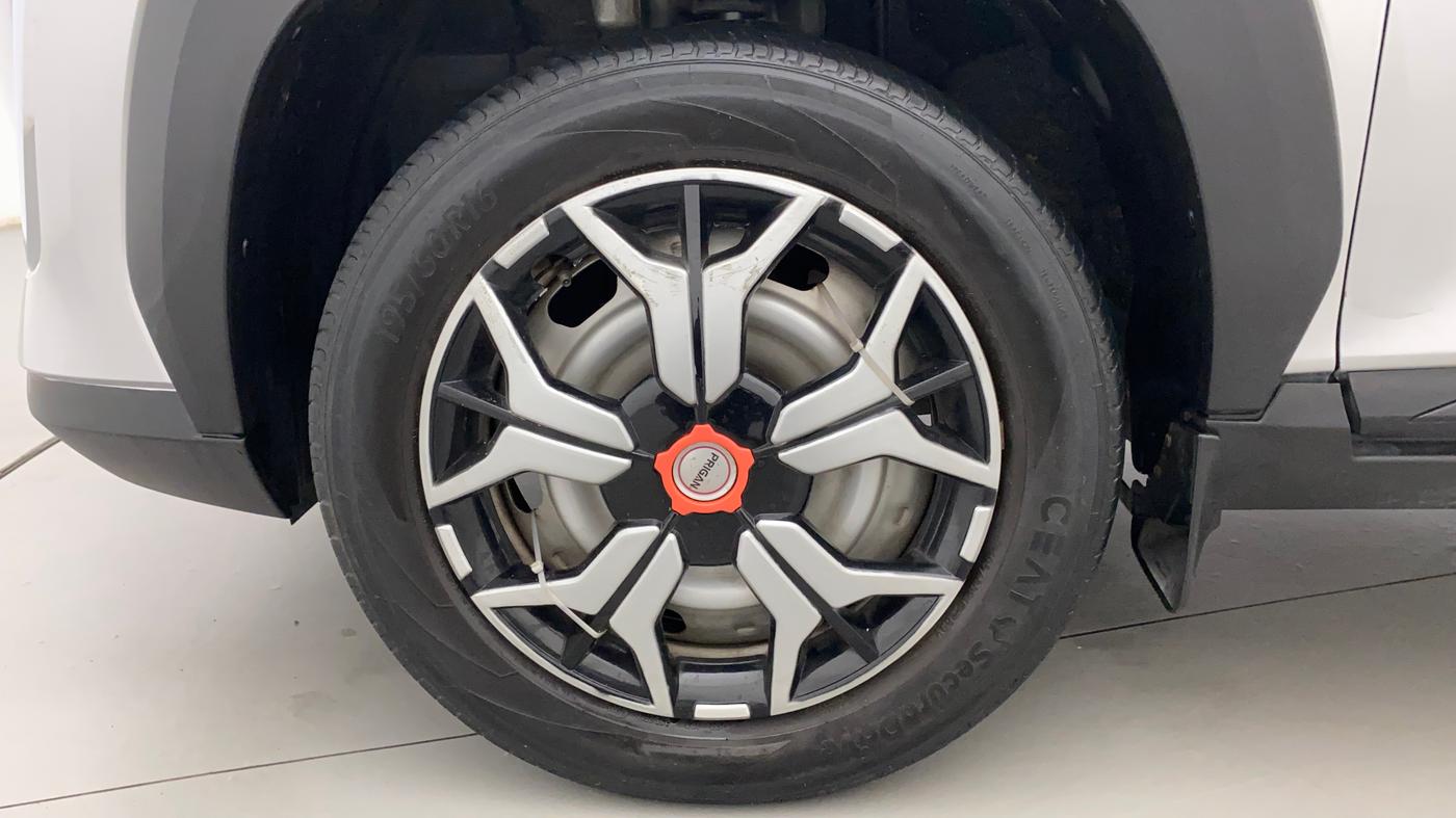 2021 Nissan MAGNITE XE, Petrol, Manual, 28,551 km, Left Front Wheel