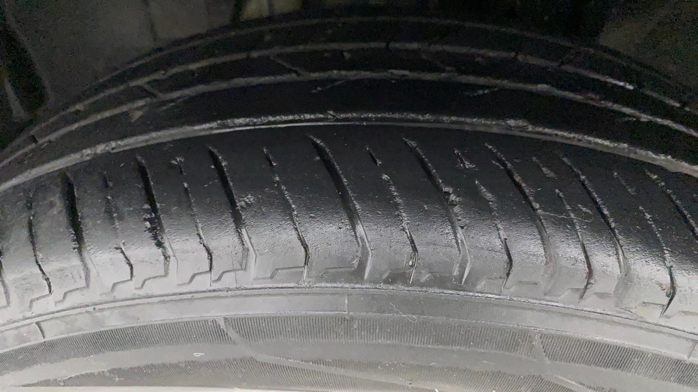 2021 Nissan MAGNITE XE, Petrol, Manual, 28,551 km, Left Front Tyre Tread