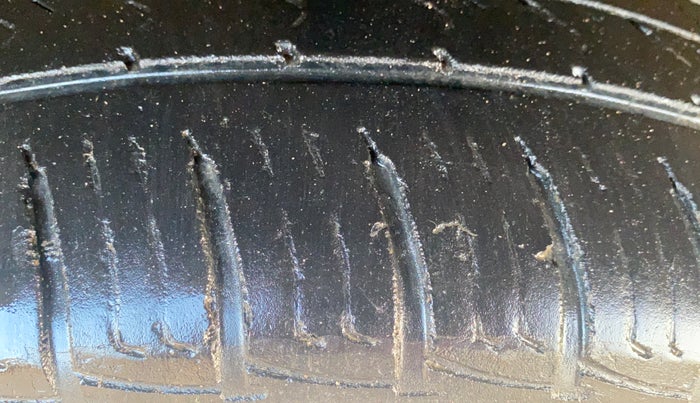 2019 Maruti Vitara Brezza VDI, Diesel, Manual, 70,749 km, Left Front Tyre Tread