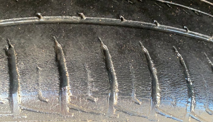 2019 Maruti Vitara Brezza VDI, Diesel, Manual, 70,749 km, Right Rear Tyre Tread