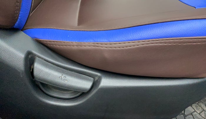2018 Hyundai Grand i10 SPORTZ (O) 1.2 KAPPA VTVT, Petrol, Manual, 1,03,142 km, Driver Side Adjustment Panel