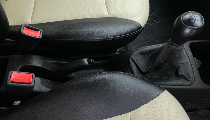 2015 Hyundai Eon ERA PLUS, Petrol, Manual, 33,012 km, Gear Lever