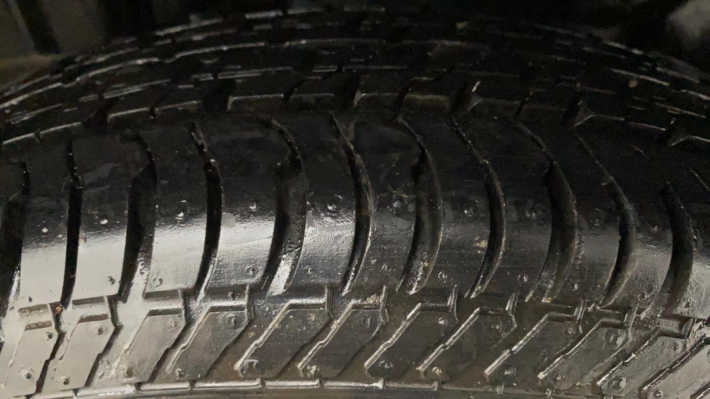 2015 Maruti Swift Dzire VXI, Petrol, Manual, 75,273 km, Right Rear Tyre Tread
