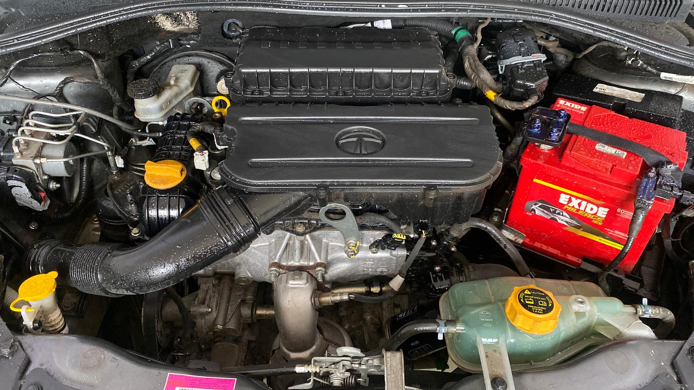 2022 Tata Tiago XZ PLUS PETROL, Petrol, Manual, 32,379 km, Engine View