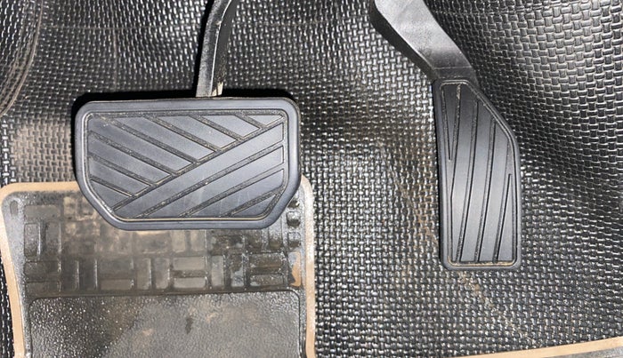 2020 Maruti Vitara Brezza VXI AT SHVS, Petrol, Automatic, 60,281 km, Pedals