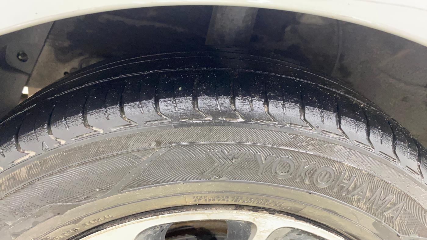 2018 Hyundai Grand i10 SPORTZ AT 1.2 KAPPA VTVT, CNG, Automatic, 87,368 km, Right Rear Tyre Tread