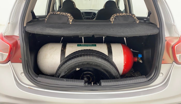 2018 Hyundai Grand i10 SPORTZ AT 1.2 KAPPA VTVT, CNG, Automatic, 86,919 km, Boot Inside