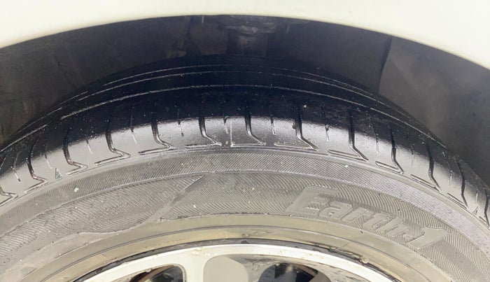 2018 Hyundai Grand i10 SPORTZ AT 1.2 KAPPA VTVT, CNG, Automatic, 86,919 km, Right Front Tyre Tread