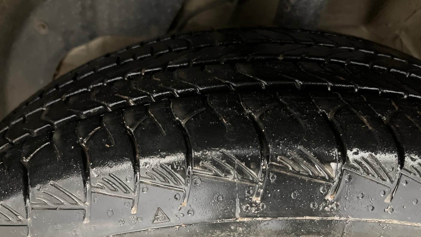 2020 MG HECTOR SUPER 1.5 PETROL, Petrol, Manual, 1,13,387 km, Left Front Tyre Tread