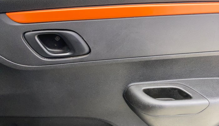 2019 Renault Kwid CLIMBER 1.0 AMT, Petrol, Automatic, 15,476 km, Driver Side Door Panels Control
