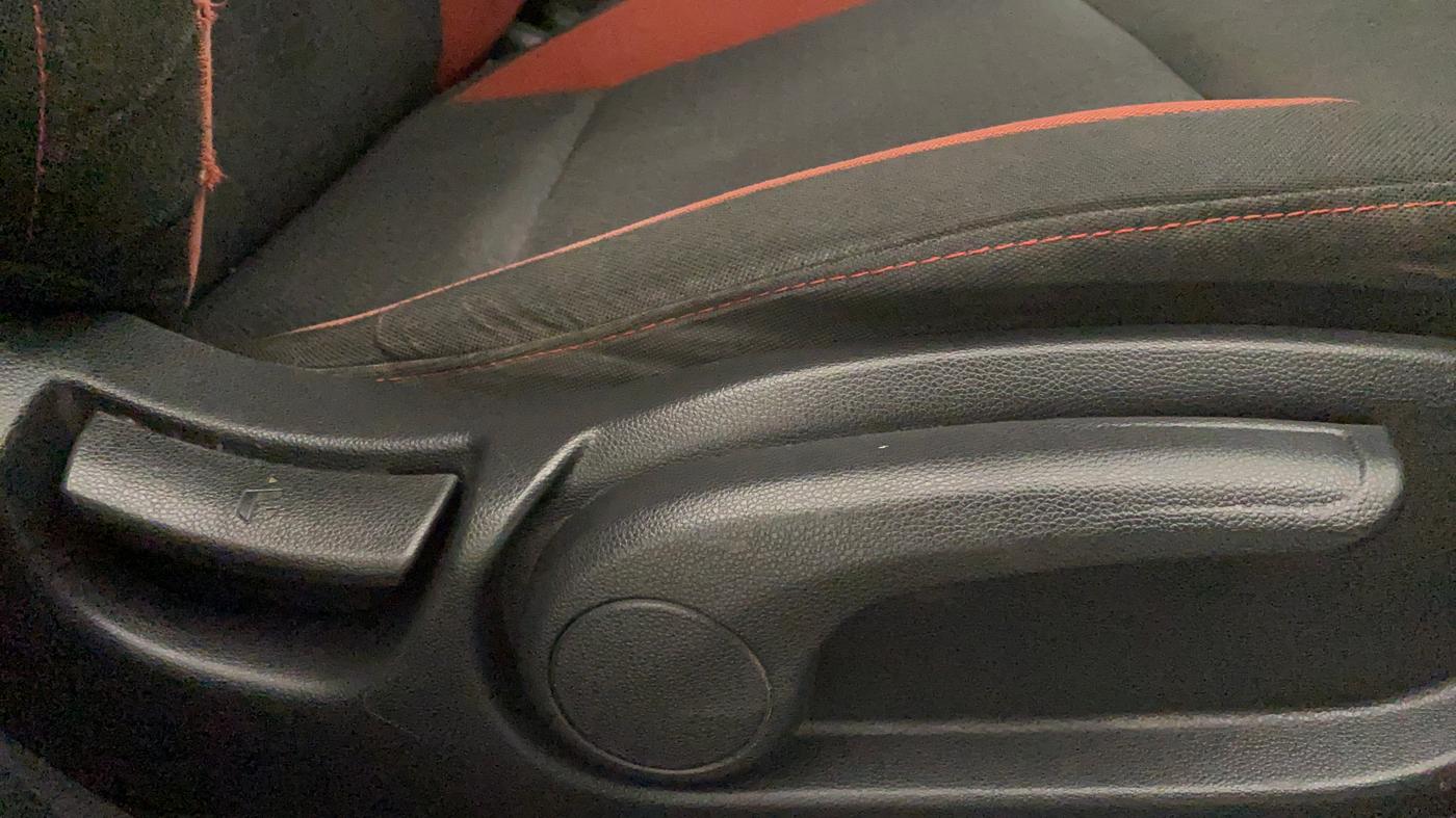 2018 Hyundai i20 Active 1.2 SX, Petrol, Manual, 47,545 km, Driver Side Adjustment Panel