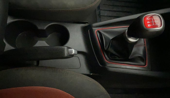 2018 Hyundai i20 Active 1.2 SX, Petrol, Manual, 47,545 km, Gear Lever