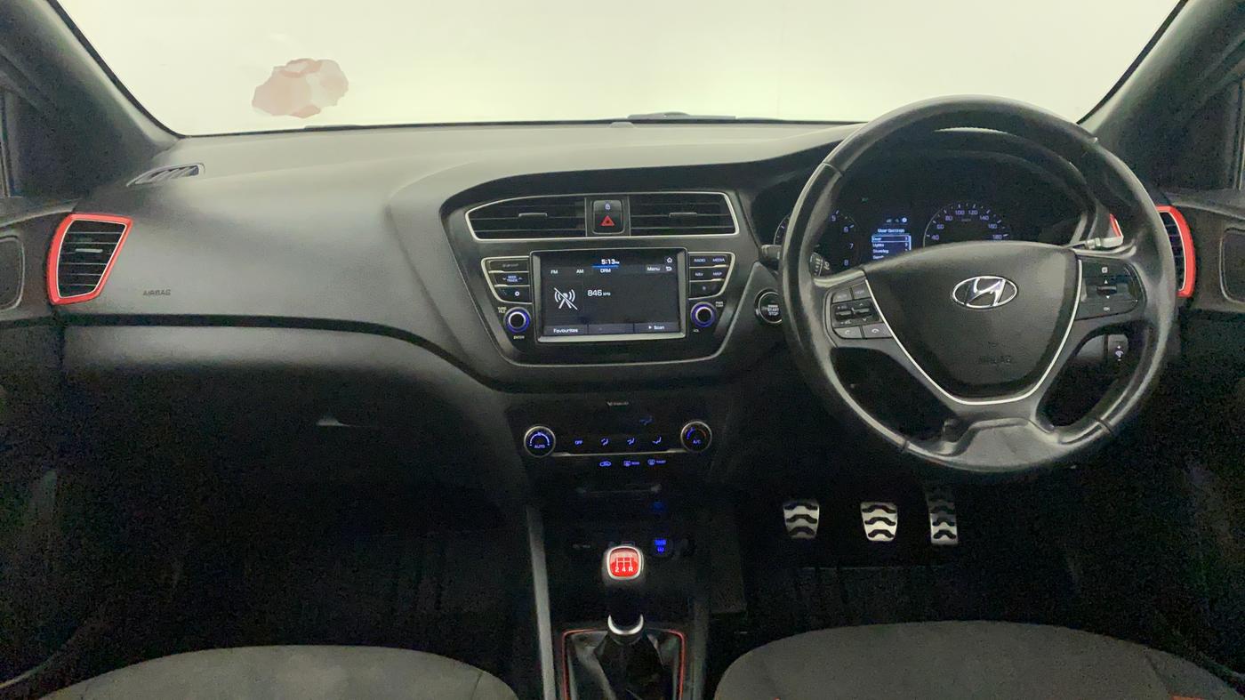 2018 Hyundai i20 Active 1.2 SX, Petrol, Manual, 47,545 km, Dashboard