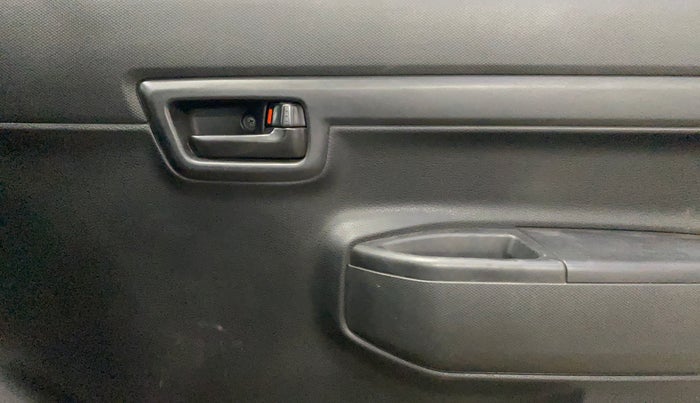 2020 Maruti S PRESSO VXI+, CNG, Manual, 1,08,430 km, Driver Side Door Panels Control