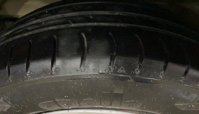 2020 Maruti S PRESSO VXI+, CNG, Manual, 1,08,430 km, Left Front Tyre Tread