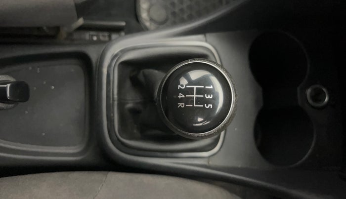 2021 Volkswagen Polo TRENDLINE 1.0L, Petrol, Manual, 58,213 km, Gear Lever