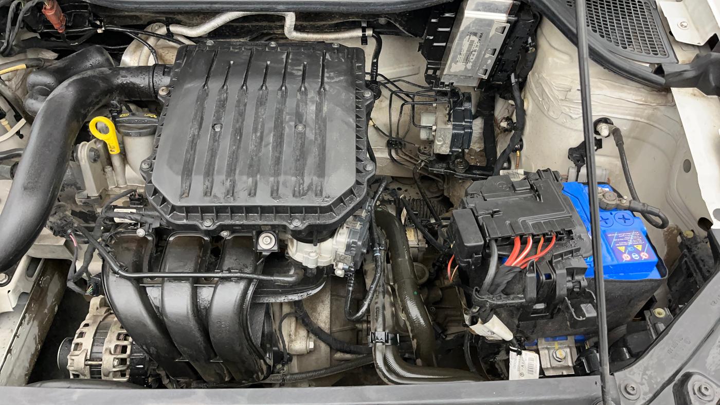 2021 Volkswagen Polo TRENDLINE 1.0L, Petrol, Manual, 58,445 km, Engine View - Left