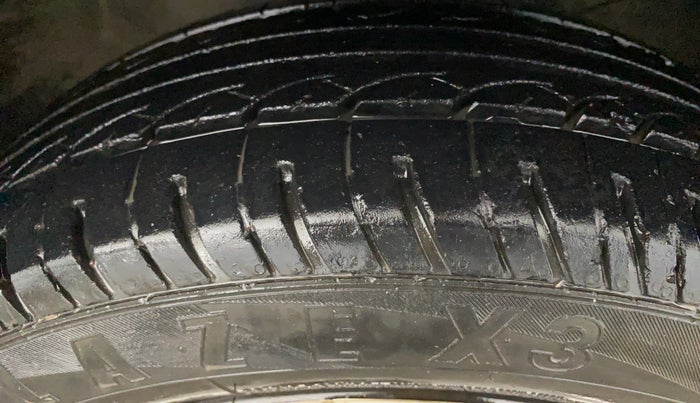 2017 Honda Amaze 1.2L I-VTEC S, Petrol, Manual, 89,443 km, Right Front Tyre Tread