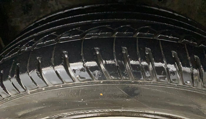 2017 Honda Amaze 1.2L I-VTEC S, Petrol, Manual, 89,443 km, Left Front Tyre Tread