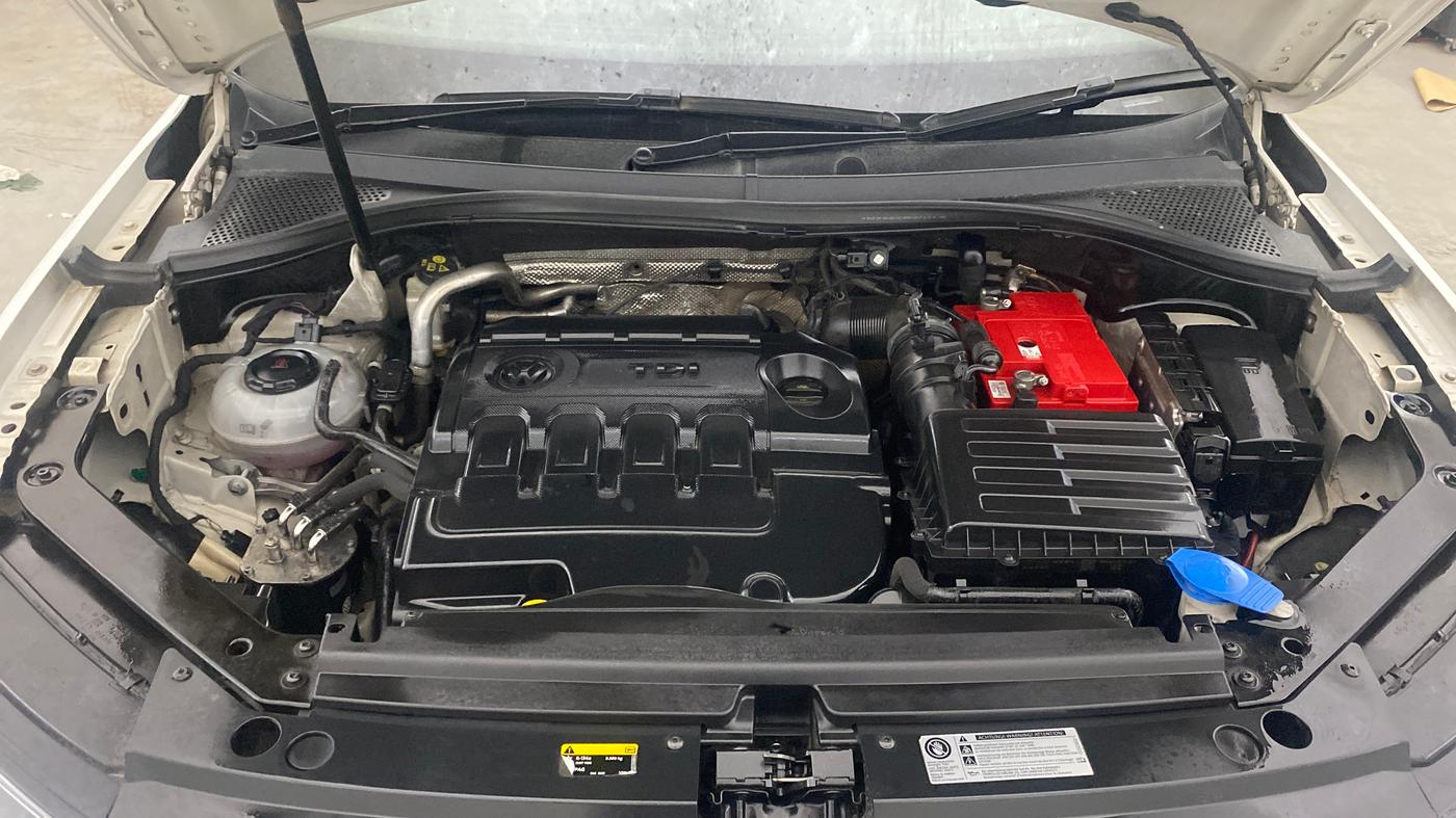 2017 Volkswagen TIGUAN HIGHLINE TDI AT, Diesel, Automatic, 1,44,226 km, Engine View