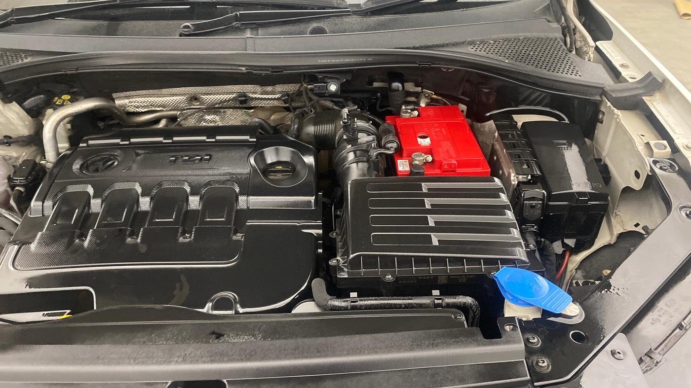 2017 Volkswagen TIGUAN HIGHLINE TDI AT, Diesel, Automatic, 1,44,226 km, Engine View - Left