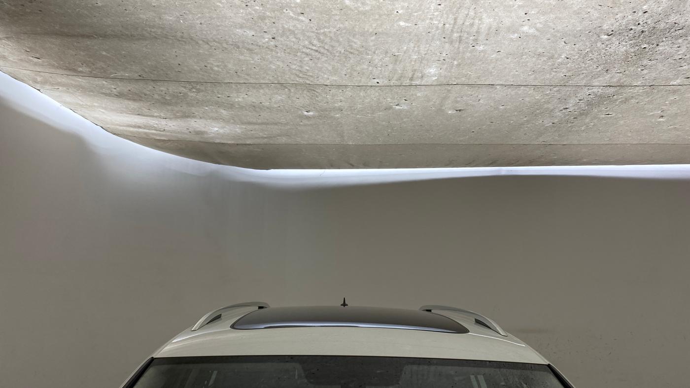2017 Volkswagen TIGUAN HIGHLINE TDI AT, Diesel, Automatic, 1,44,226 km, Moonroof/ Sunroof