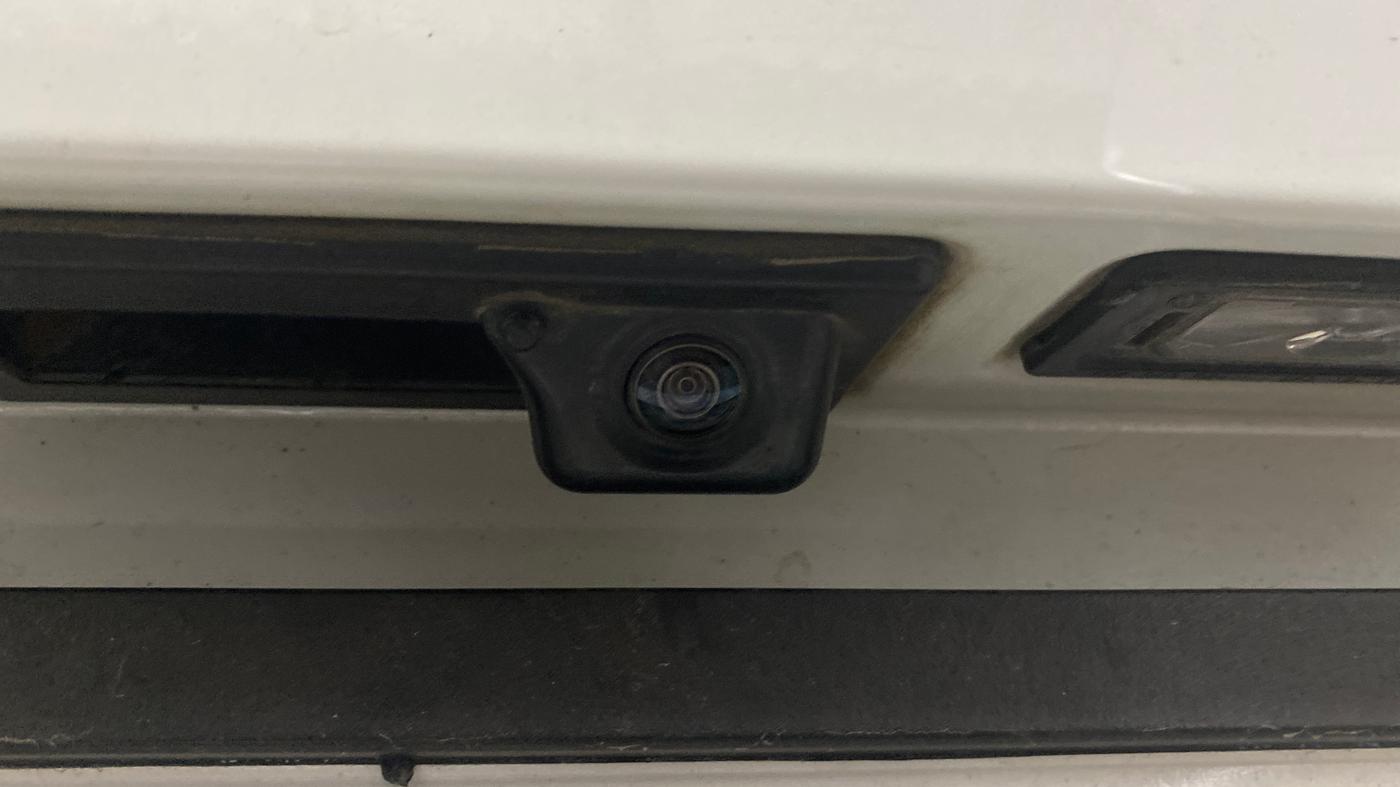 2017 Volkswagen TIGUAN HIGHLINE TDI AT, Diesel, Automatic, 1,44,226 km, Parking Camera