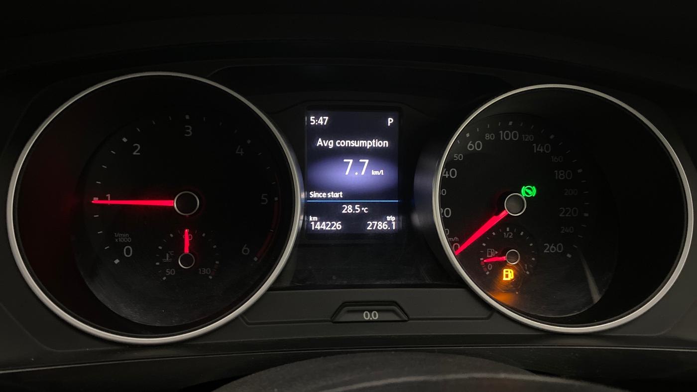 2017 Volkswagen TIGUAN HIGHLINE TDI AT, Diesel, Automatic, 1,44,226 km, Odometer Image