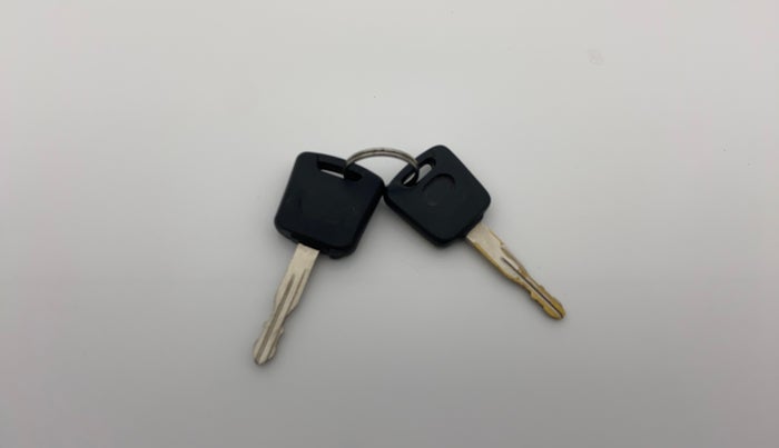 2018 Datsun Go T, CNG, Manual, 81,196 km, Key Close Up