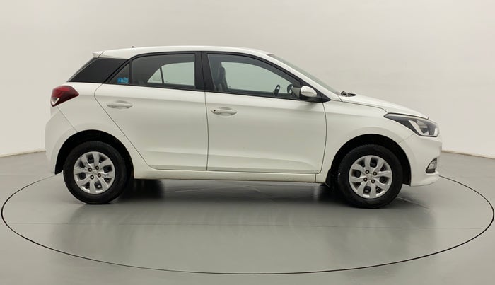 2017 Hyundai Elite i20 SPORTZ 1.2, Petrol, Manual, 51,893 km, Right Side View