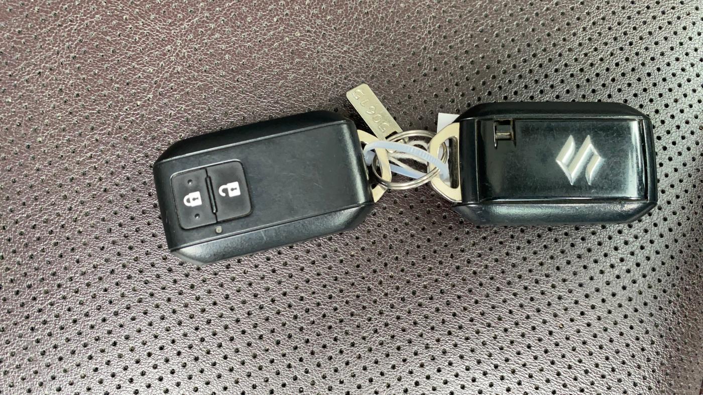 2023 Maruti Grand Vitara ALPHA SMART HYBRID ALLGRIP, Petrol, Manual, 73,765 km, Key Close Up