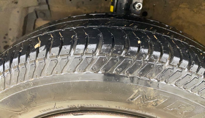 2015 Maruti Swift Dzire VXI, Petrol, Manual, 47,451 km, Left Front Tyre Tread