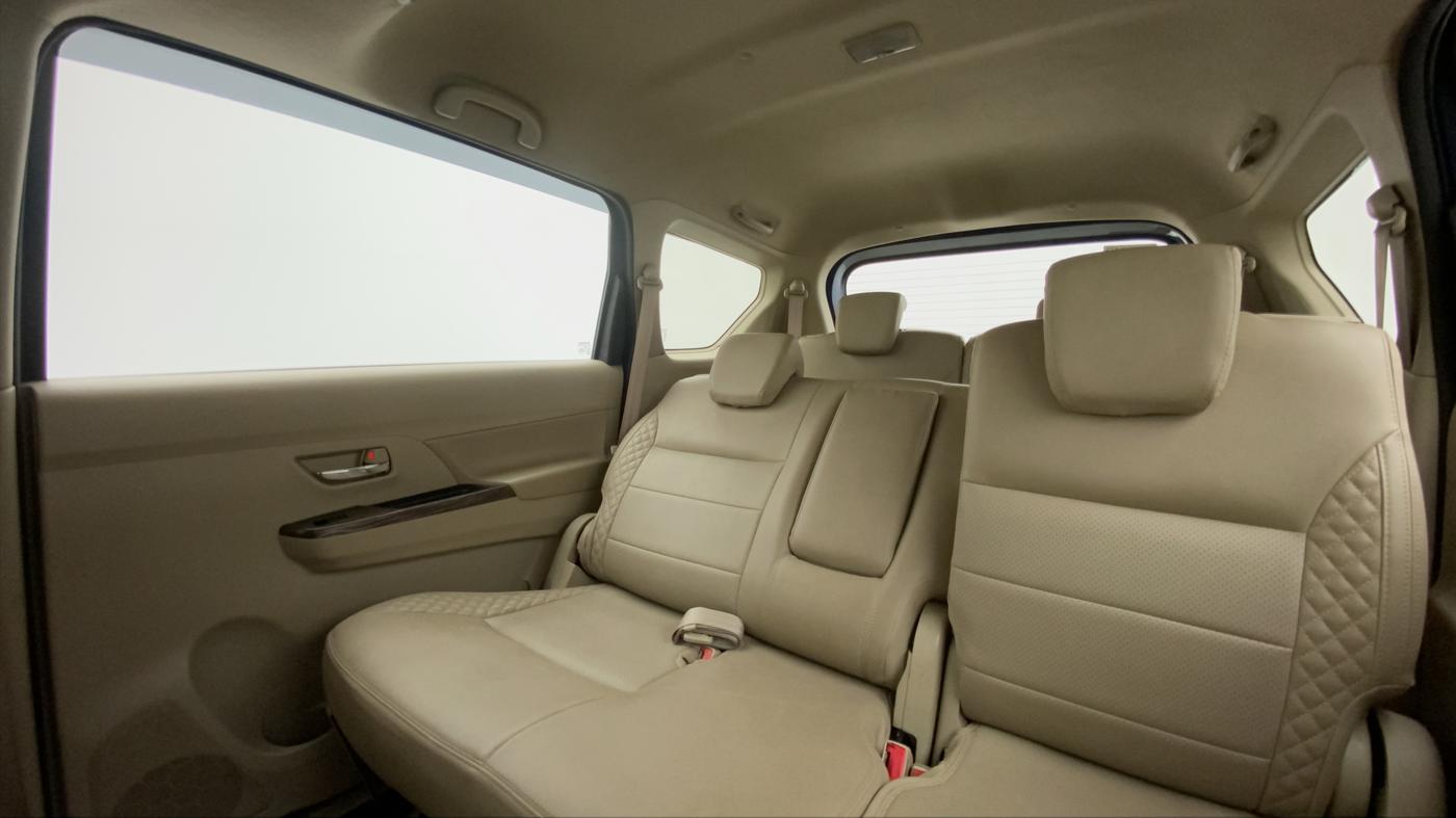 2018 Maruti Ertiga ZXI+ SHVS, Petrol, Manual, 33,675 km, Reclining Back Row Seats