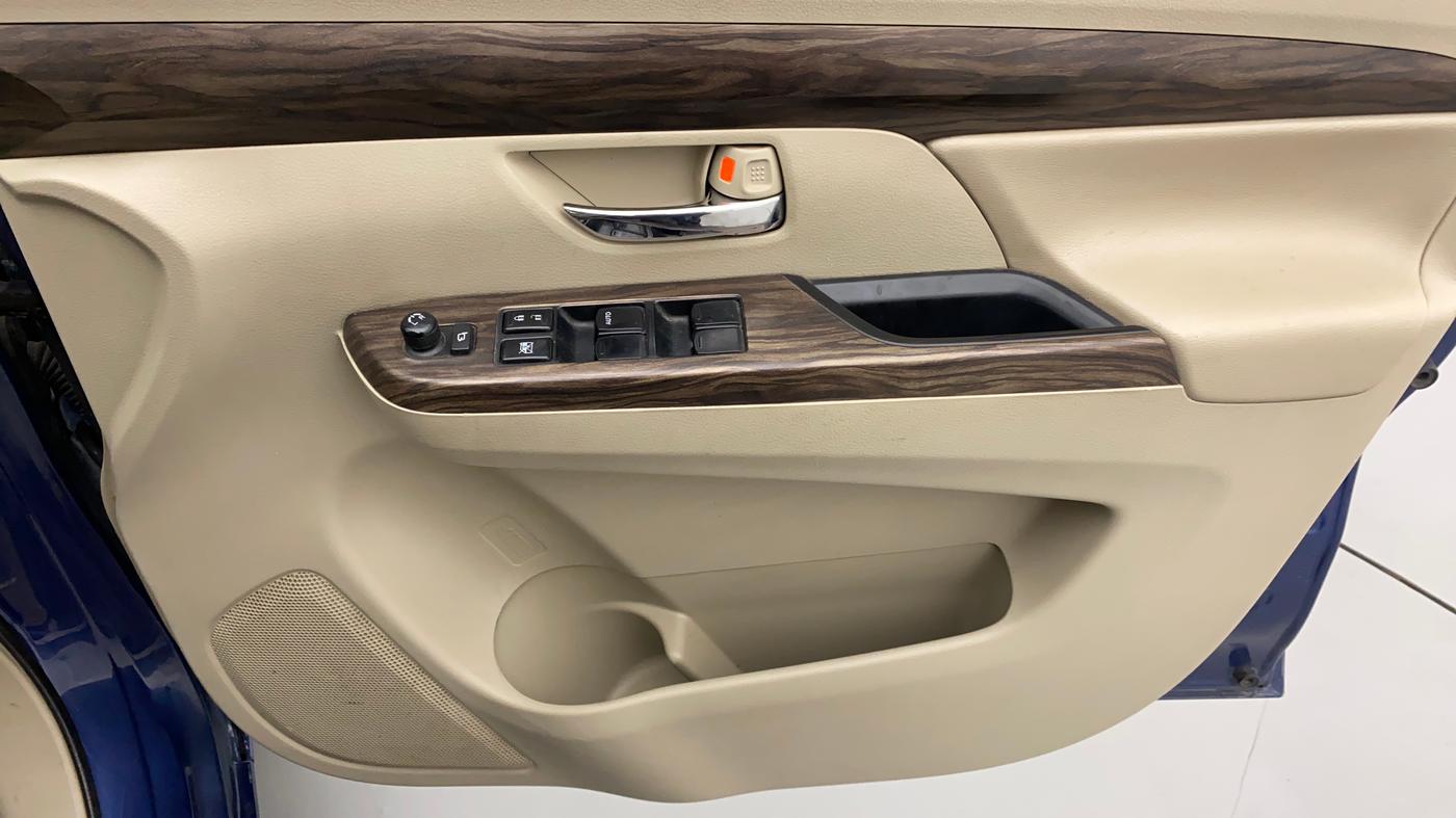 2018 Maruti Ertiga ZXI+ SHVS, Petrol, Manual, 33,675 km, Driver Side Door Panels Control