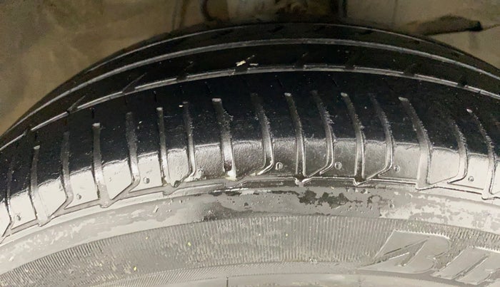2014 Honda City S MT PETROL, Petrol, Manual, Right Front Tyre Tread