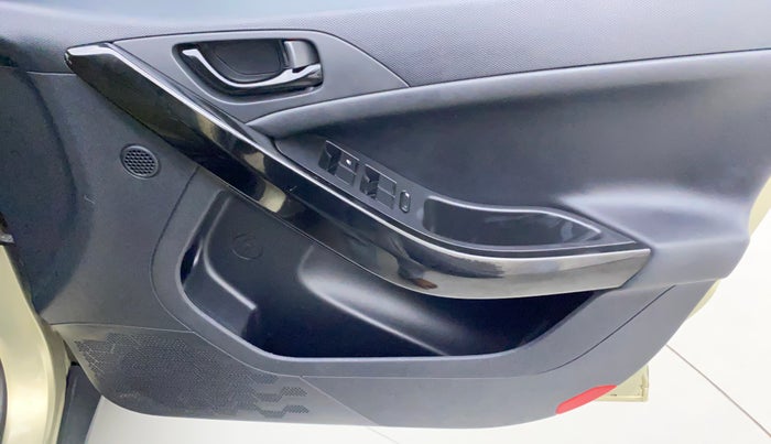 2022 Tata NEXON XZ PLUS PETROL KAZIRANGA, Petrol, Manual, 16,581 km, Driver Side Door Panels Control