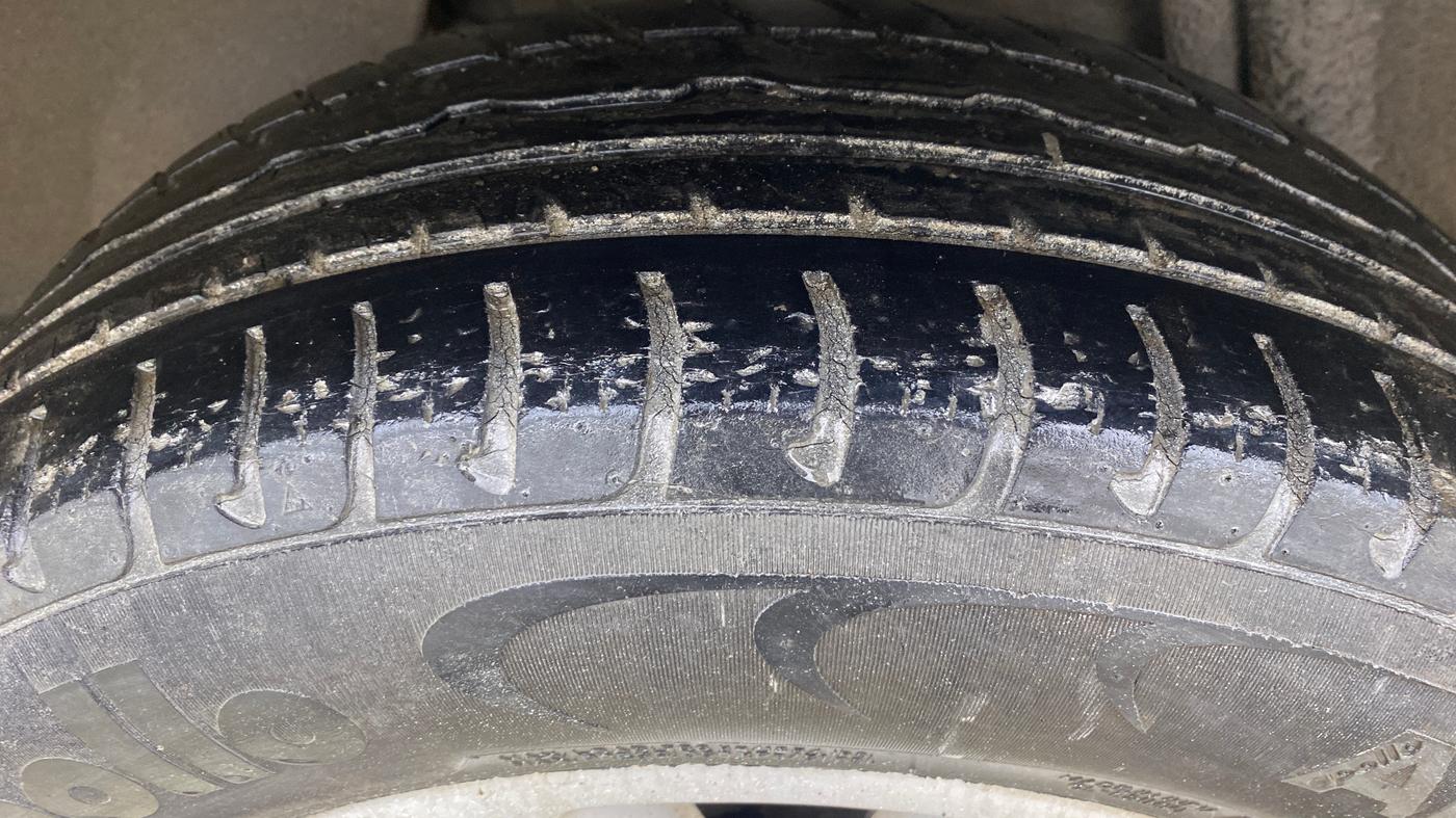 2016 Renault Duster RXE PETROL, Petrol, Manual, 25,165 km, Right Rear Tyre Tread