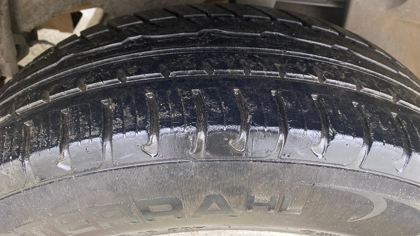 2016 Renault Duster RXE PETROL, Petrol, Manual, 25,165 km, Left Rear Tyre Tread