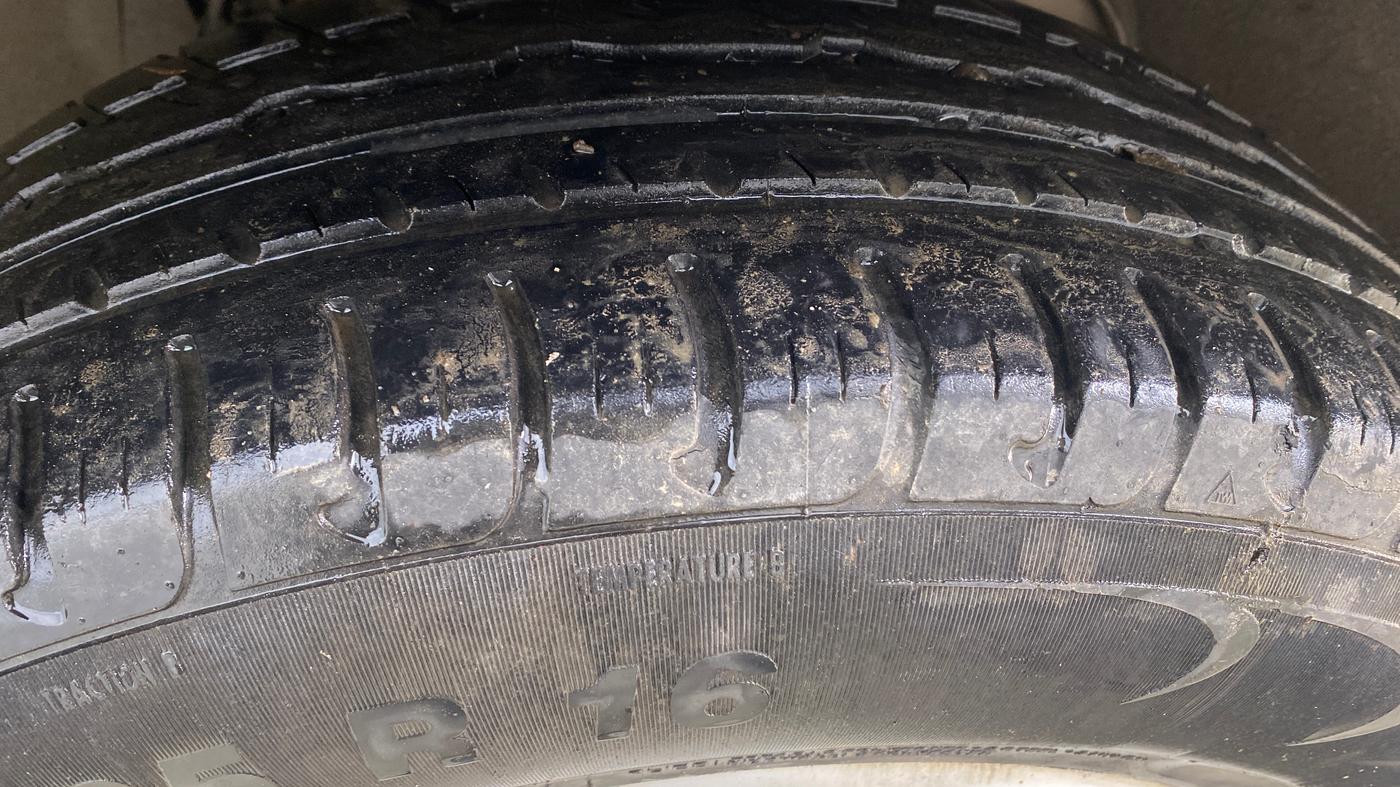 2016 Renault Duster RXE PETROL, Petrol, Manual, 25,165 km, Right Front Tyre Tread