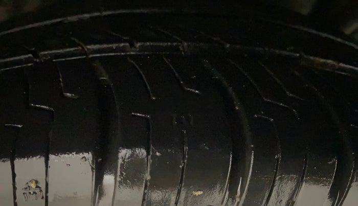 2012 Nissan Sunny XL DIESEL, Diesel, Manual, 1,18,590 km, Left Rear Tyre Tread