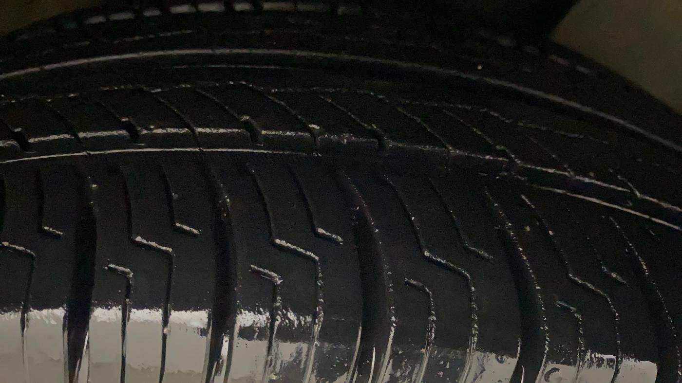 2012 Nissan Sunny XL DIESEL, Diesel, Manual, 1,17,917 km, Right Front Tyre Tread