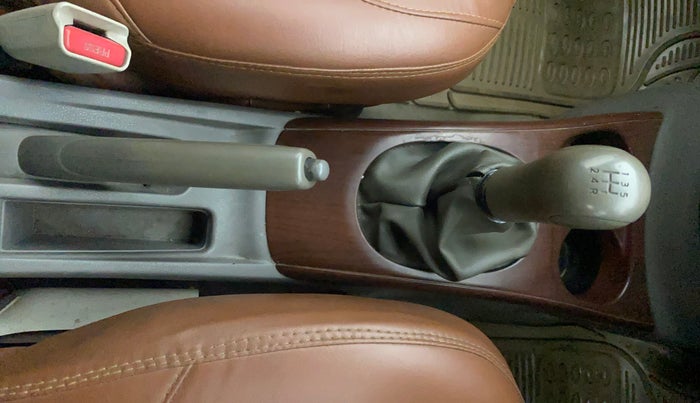 2012 Nissan Sunny XL DIESEL, Diesel, Manual, 1,18,590 km, Gear Lever