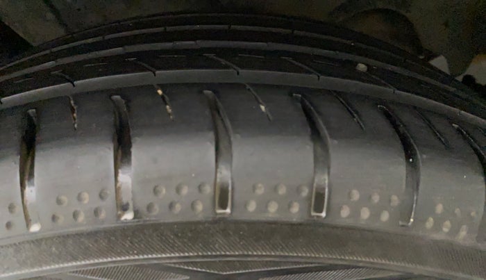 2021 Maruti Dzire VXI, Petrol, Manual, 8,411 km, Left Front Tyre Tread