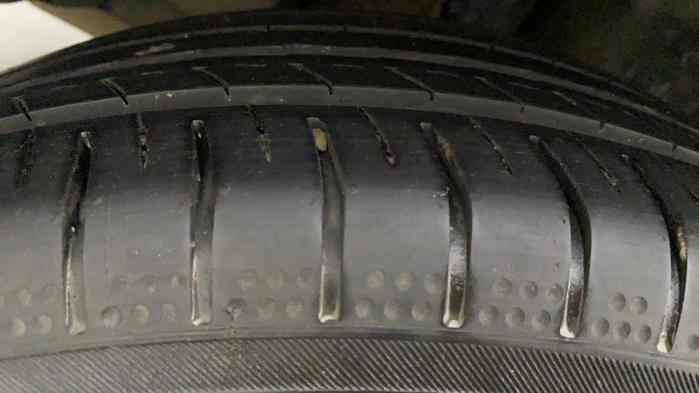 2021 Maruti Dzire VXI, Petrol, Manual, 8,411 km, Right Rear Tyre Tread