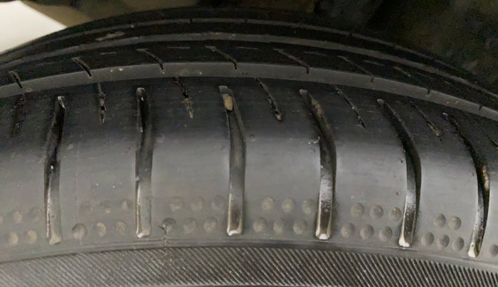 2021 Maruti Dzire VXI, Petrol, Manual, 8,411 km, Right Rear Tyre Tread